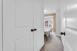 Charming Home with Airport and Toronto Nearby - 1