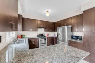 Luxury Home Mins from Waterfall next to Transit - 8