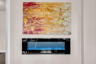 Luxury Home Mins from Waterfall next to Transit - 4