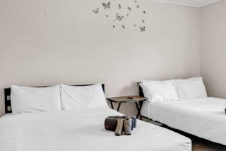 Luxury Home Mins from Waterfall next to Transit - 2