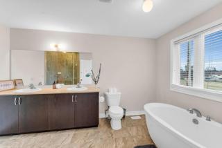 Luxury Home Mins from Waterfall next to Transit - 1