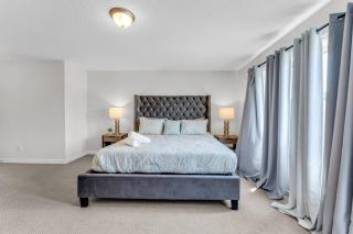 Beautiful Mansion Mins from Niagara Falls and Buffalo - 4