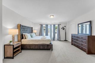 Beautiful Mansion Mins from Niagara Falls and Buffalo - 2