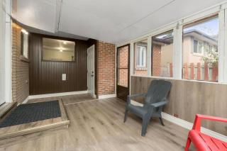 Beautiful Bungalow in Historic Town with Pool Table - 5