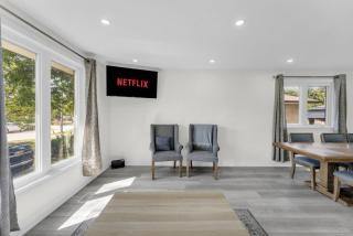 Spacious 6BR Getaway Sleeps 16 Yard and Parking - 9