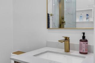 Spacious 6BR Getaway Sleeps 16 Yard and Parking - 5