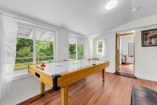 Cozy Home Short Walk to Falls Nintendo FirePit - 7