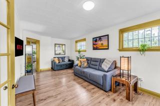 Cozy Home Short Walk to Falls Nintendo FirePit - 6