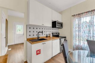 Sunshine Villa Closest BNB to Falls Hot Tub Oasis - 2