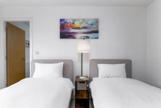 The Stirling Penthouse - Free Parking - 6