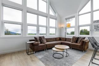 The Stirling Penthouse - Free Parking - 3