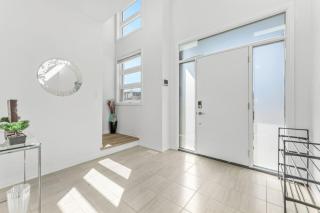 Luxury New Home By Niagara Fall - 4