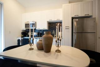 Minutes away from all main Attractions - 5