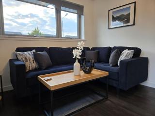 Modern Stirling Apartment - Free Parking - 5