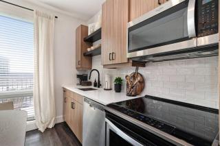 Luxurious Living-ATL 5 Star Amenities- Free Parking - 2