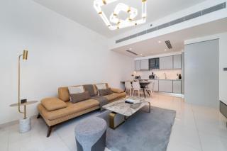 Elegant 2 Bed Beach Front Retreat - 3