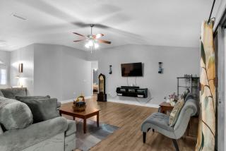 Crestview Family Home with Games and Porch - 7