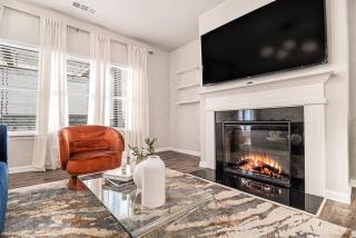 Family Vacation Destination-2 Car Garage-Sleeps 7 - 9