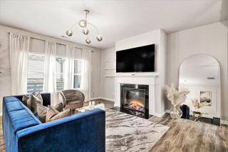 Family Vacation Destination-2 Car Garage-Sleeps 7 - 8