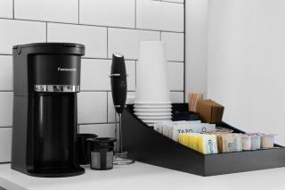 CAL KING BED Downtown Miami Free Parking Pool Gym - 2