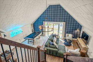 Long Pond Lakeside Kayaks Hot Tub Playground - 5