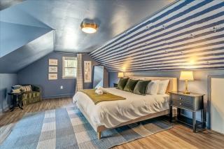 Long Pond Lakeside Kayaks Hot Tub Playground - 2