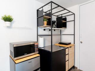 AQUA Terrazas Studio 5 - Oceanfront, Pool & Local Dining - 9