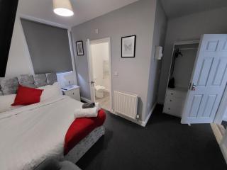 Fishpond Family Suite - 7