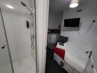 Fishpond Family Suite - 2