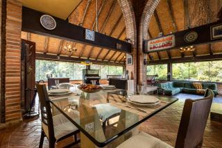 Casa Família Vivern Piscina, Churrasco & Arte - 1