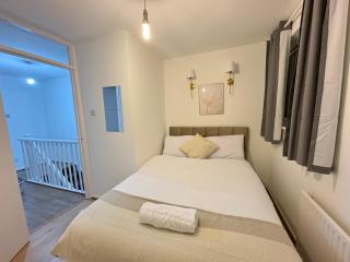 Excel & London City Airport Garden Retreat - 8