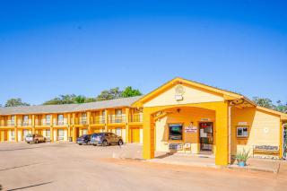 Regency Inn By OYO Rockdale TX - 0