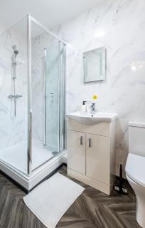 City Centre Room - Walk to Station - Fast Wi-Fi - 1