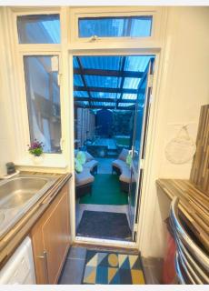 Spacious double room in Tottenham hale - 3