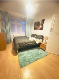 Spacious double room in Tottenham hale - 1