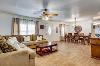 Charming Lake Retreat with Patio and Boat Parking! - 0