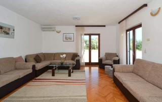 House DD with heated pool - 7