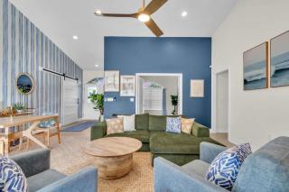 Sleeps 16 Heated Pool Hot Tub Fire Pit Putt Putt - 1