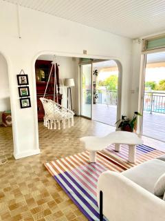 Maison familiale avec piscine - 0