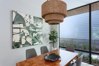 The House of Yes- Luxury Urban Farm House. Walking distance to downtown - 2