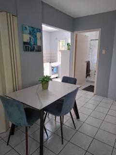 Tropical Palm Retreat - 4