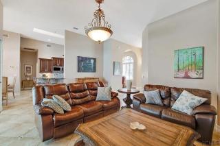 Cheerful 4 bedrooms 3 bath pool in a quiet neighborhood - 5