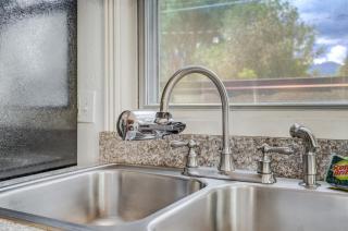 Steps to Downtown Eateries and Bars with Fire Pit - 4