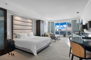 FontaineBleau Resort Balcony w Pool & Ocean View - 6