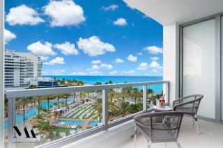 FontaineBleau Resort Balcony w Pool & Ocean View - 8