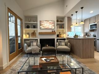 Duel King Suites-2Bed3Bath-2 FP's-HotTub-Old Town - 0