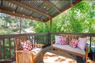 Duel King Suites-2Bed3Bath-2 FP's-HotTub-Old Town - 5