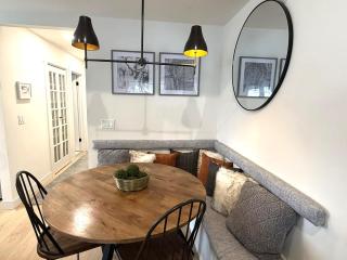 Duel King Suites-2Bed3Bath-2 FP's-HotTub-Old Town - 2