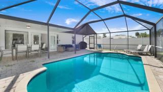 Coastal Flair-Walk To Beach-Heated Pool-Sleeps 8 - 0