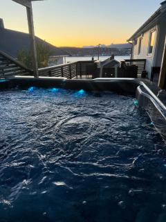 Arctic Apartment with outdoor jacuzzi - 8